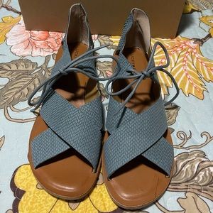 Lucky Penelope Sandals